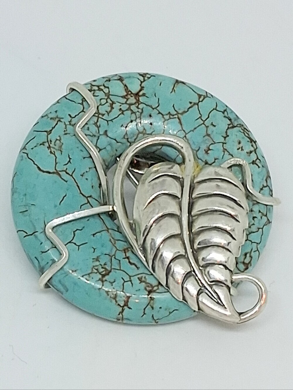 * Vintage Artisan Made Sterling Silver Leaf & Turquoise Pi Stone Pin Brooch